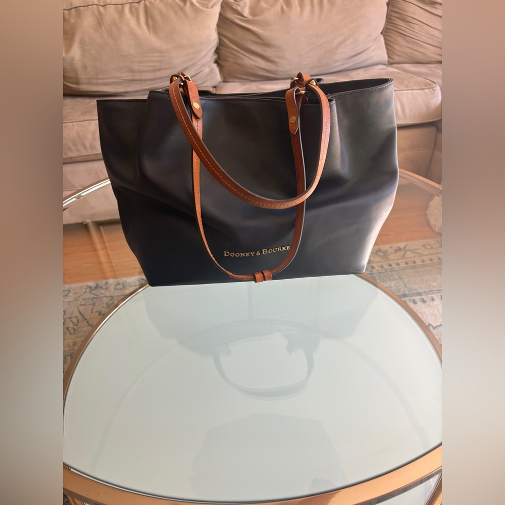 Dooney & Bourke Large City Flynn Tote Bag (navy blue)